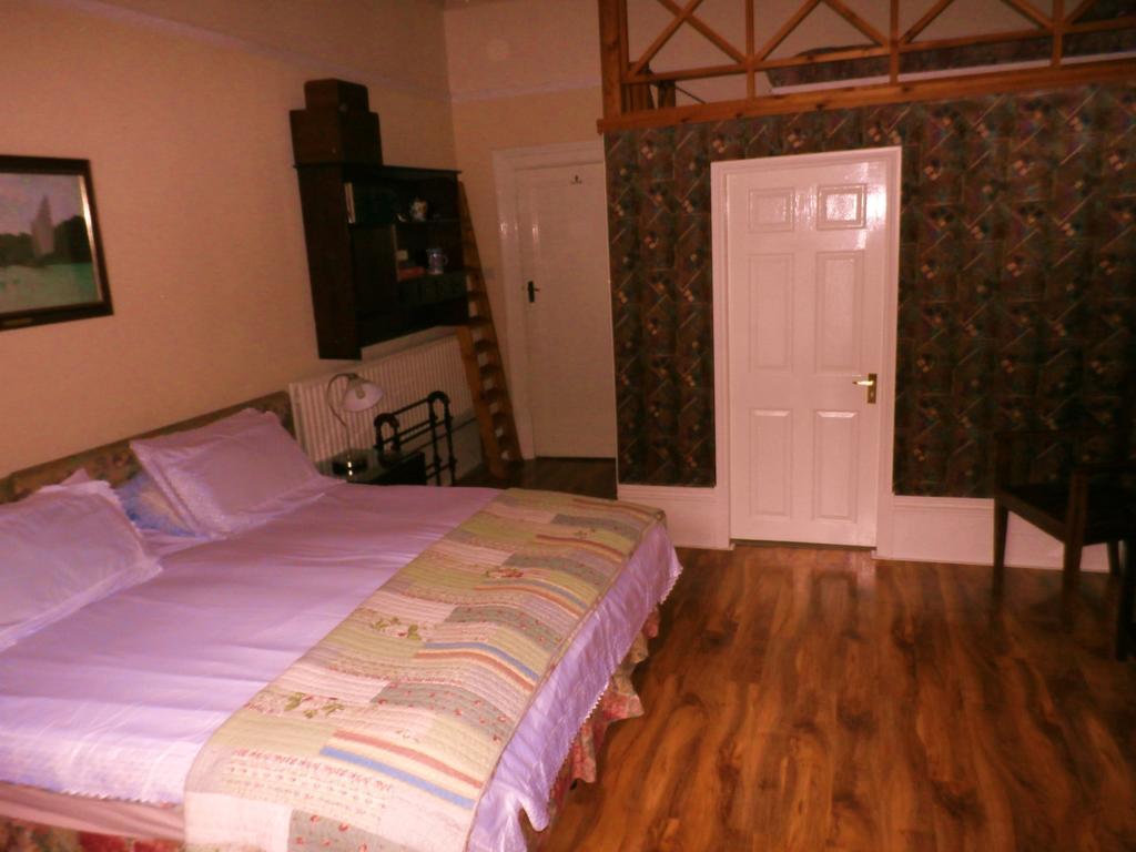 Elm Bank Apartment *